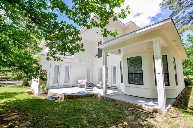 8912 Forest Lake Drive, Montgomery, TX 77316