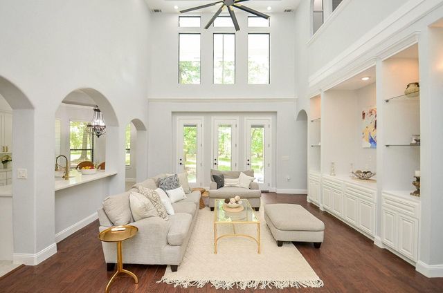 8912 Forest Lake Drive, Montgomery, TX 77316