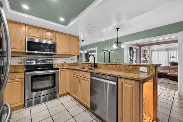 7360 ULMERTON ROAD 18D, Largo, FL 33771
