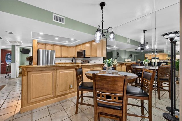 7360 ULMERTON ROAD 18D, Largo, FL 33771