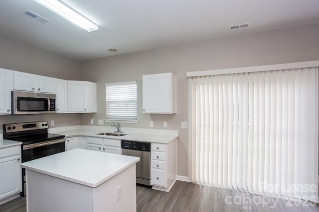 12013 Cheviott Hill Lane, Charlotte, NC 28213