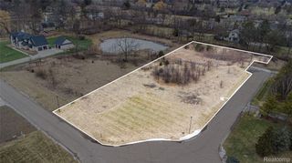 5 Fairway Trail, Grand Blanc Charter Township, MI 48439