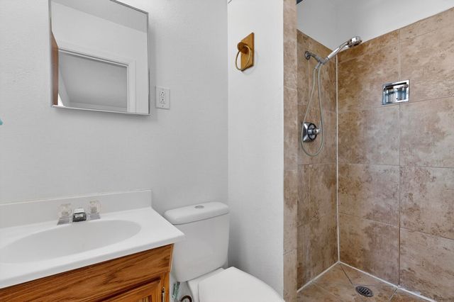 8224 FLORENCE Avenue NE, Albuquerque, NM 87109