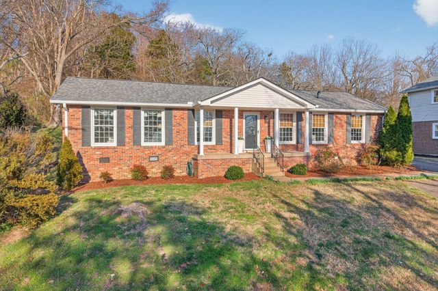 304 Cross Timbers Dr, Nashville, TN 37221