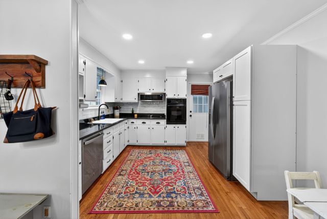 304 Cross Timbers Dr, Nashville, TN 37221