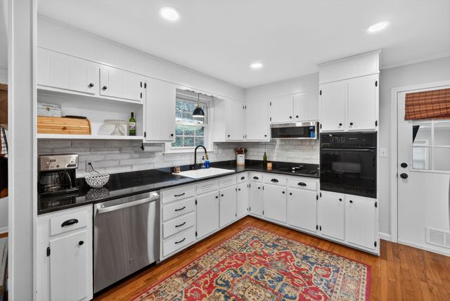 304 Cross Timbers Dr, Nashville, TN 37221