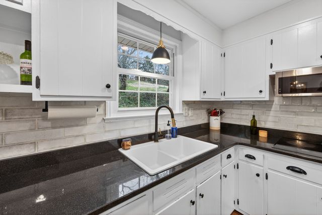 304 Cross Timbers Dr, Nashville, TN 37221