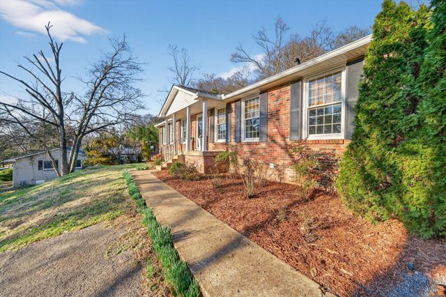 304 Cross Timbers Dr, Nashville, TN 37221
