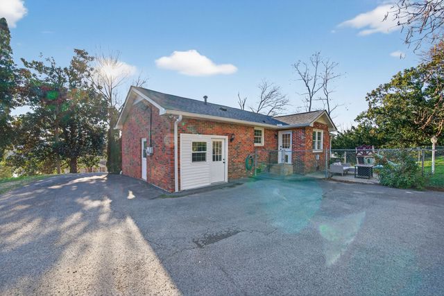 304 Cross Timbers Dr, Nashville, TN 37221