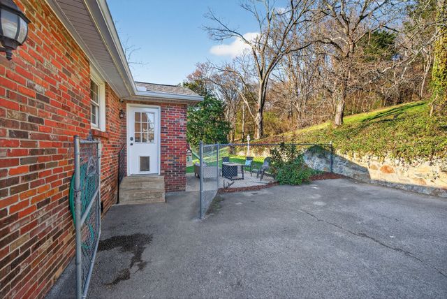 304 Cross Timbers Dr, Nashville, TN 37221