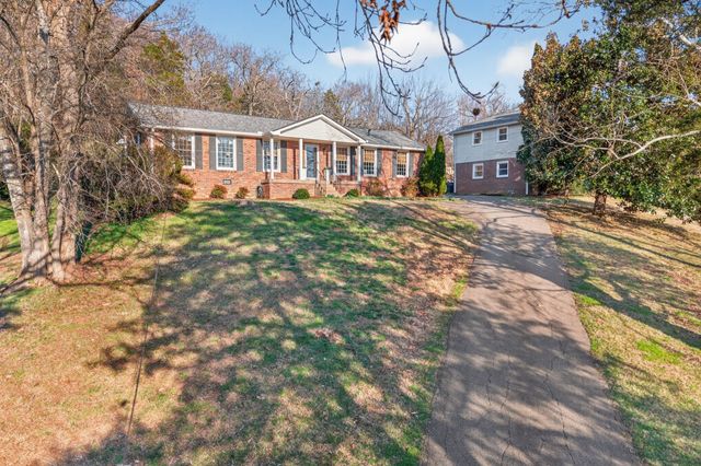 304 Cross Timbers Dr, Nashville, TN 37221