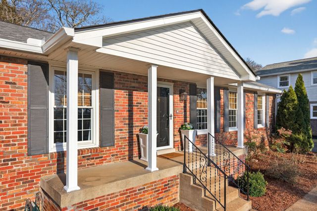 304 Cross Timbers Dr, Nashville, TN 37221