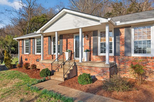 304 Cross Timbers Dr, Nashville, TN 37221