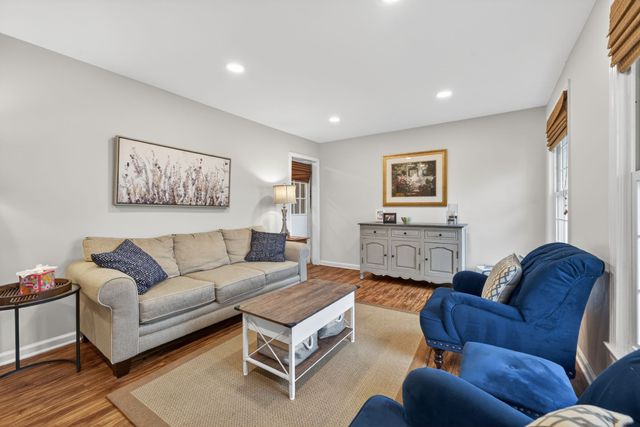 304 Cross Timbers Dr, Nashville, TN 37221