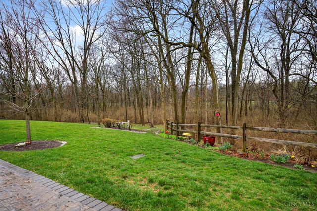 19 Shaker Run Road, Lebanon, OH 45036