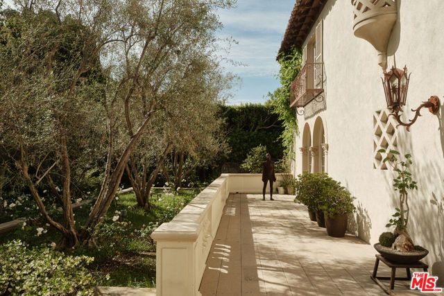 703 N Arden Drive, Beverly Hills, CA 90210