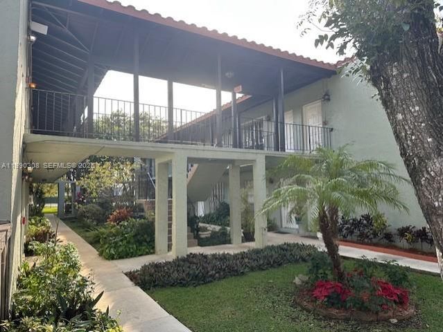 10776 N Kendall Dr F17, Miami, FL 33176