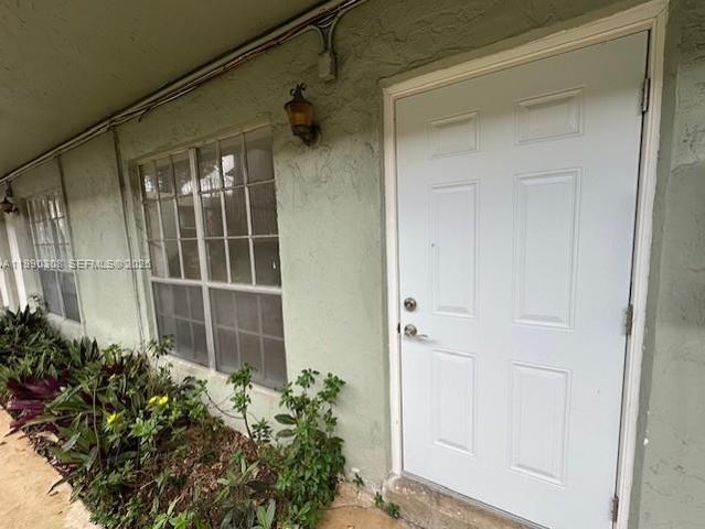 10776 N Kendall Dr F17, Miami, FL 33176