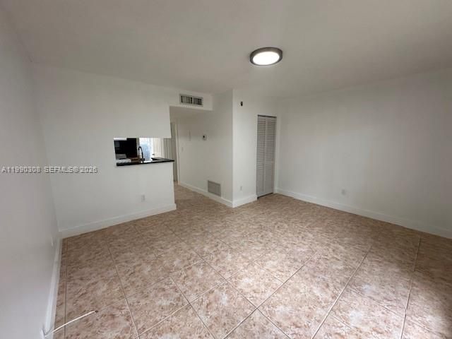 10776 N Kendall Dr F17, Miami, FL 33176