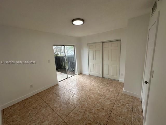 10776 N Kendall Dr F17, Miami, FL 33176