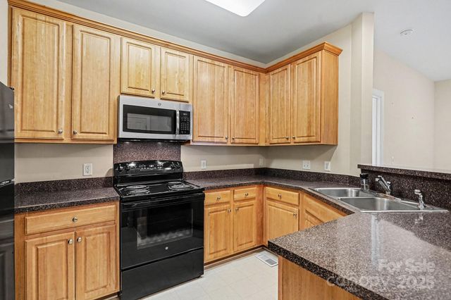 6812 Park Place Drive, Charlotte, NC 28262