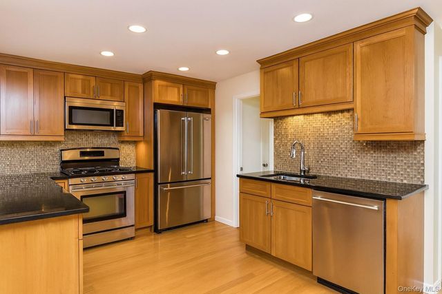1020 Warburton Avenue 7G, Yonkers, NY 10701
