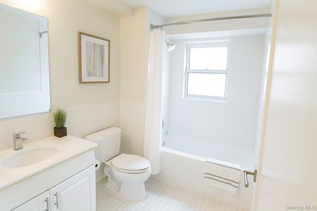 1020 Warburton Avenue 7G, Yonkers, NY 10701