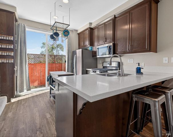 465 Miaterra Dr, Santa Rosa, CA 95407