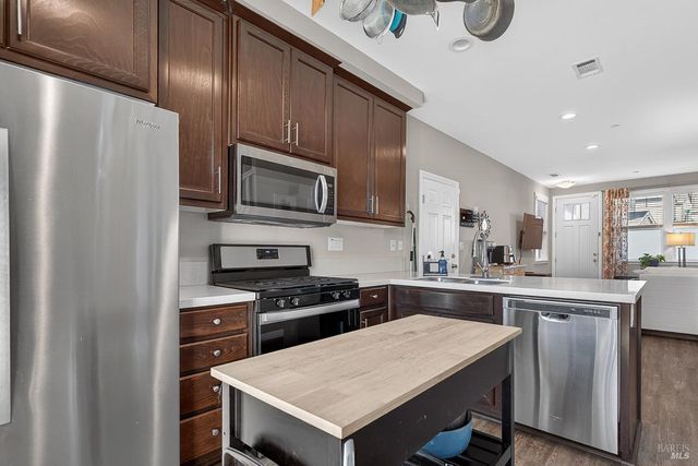 465 Miaterra Dr, Santa Rosa, CA 95407