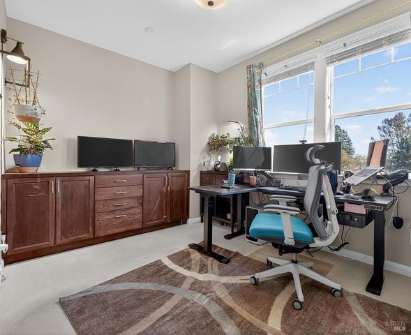 465 Miaterra Dr, Santa Rosa, CA 95407