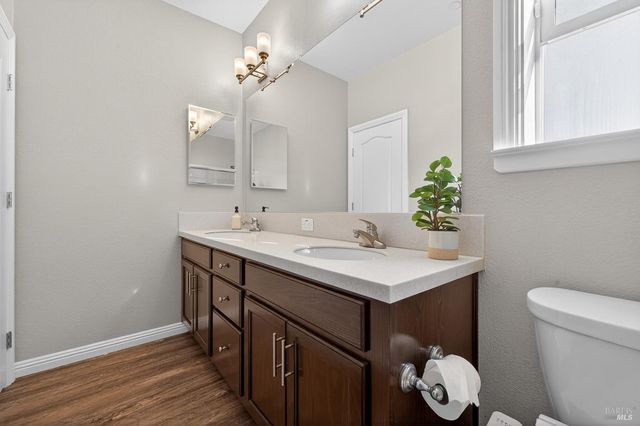 465 Miaterra Dr, Santa Rosa, CA 95407