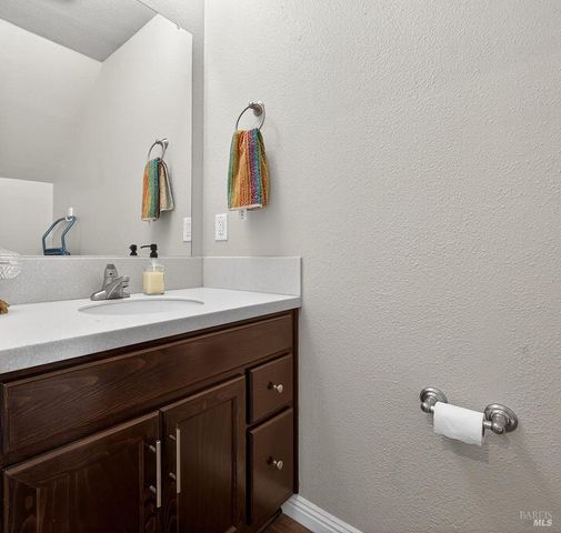 465 Miaterra Dr, Santa Rosa, CA 95407
