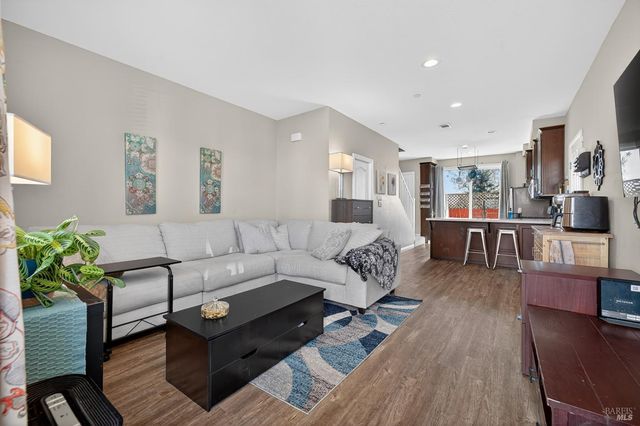 465 Miaterra Dr, Santa Rosa, CA 95407