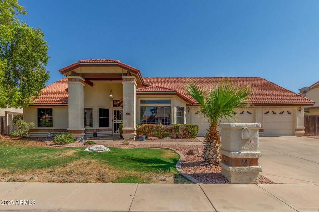 315 W MCNAIR Street, Chandler, AZ 85225 — exterior