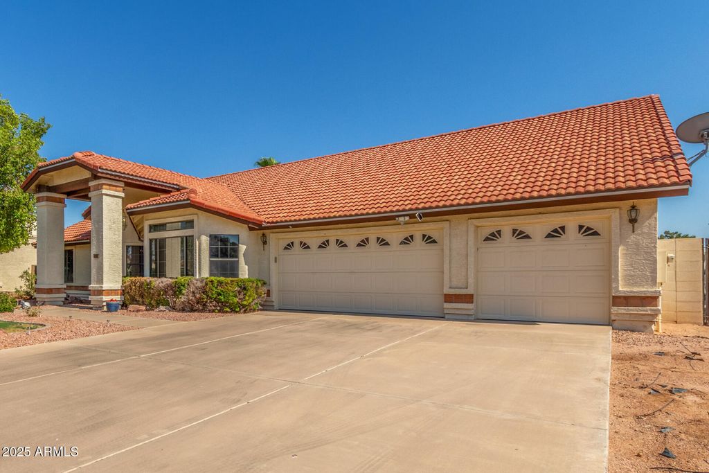 315 W MCNAIR Street, Chandler, AZ 85225 — photo 4