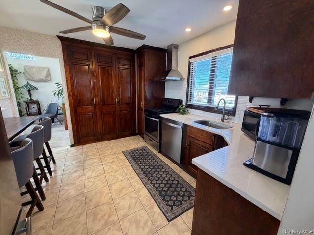 41 Charlotte Place, Plainview, NY 11803