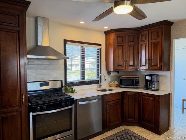 41 Charlotte Place, Plainview, NY 11803