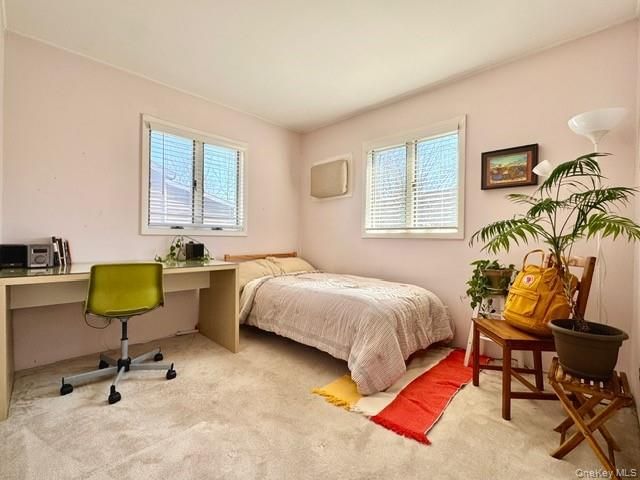 41 Charlotte Place, Plainview, NY 11803