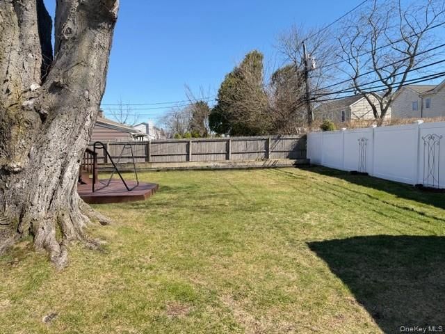 41 Charlotte Place, Plainview, NY 11803