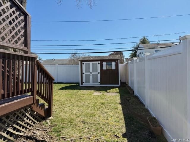 41 Charlotte Place, Plainview, NY 11803