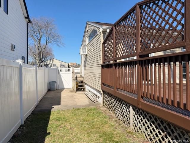 41 Charlotte Place, Plainview, NY 11803