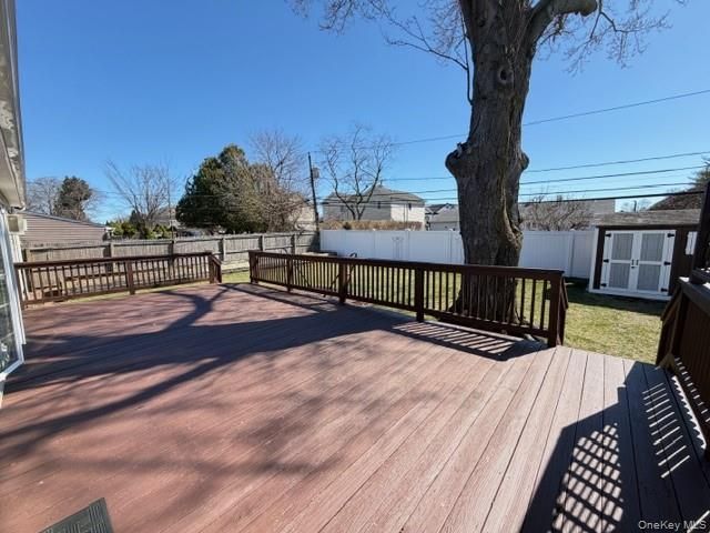 41 Charlotte Place, Plainview, NY 11803