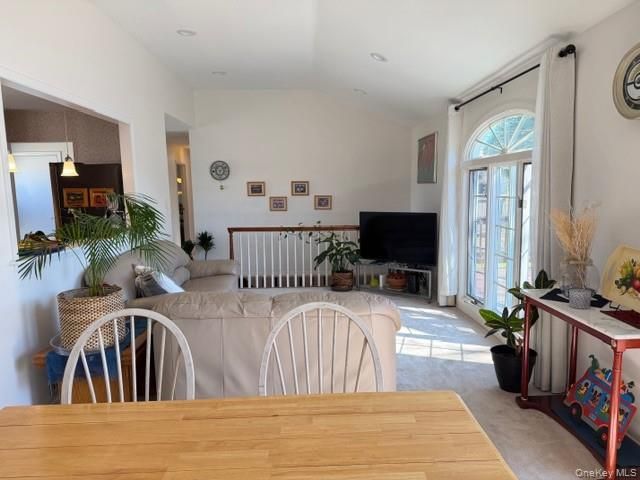 41 Charlotte Place, Plainview, NY 11803