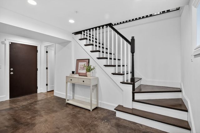 51 Vale St. 1, Boston, MA 02119