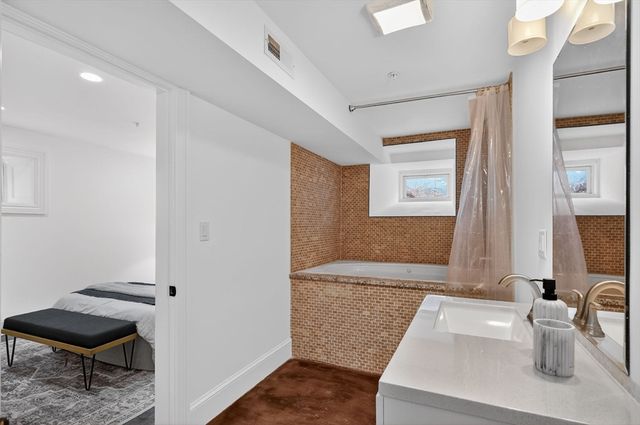 51 Vale St. 1, Boston, MA 02119