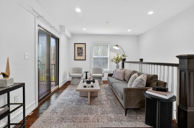 51 Vale St. 1, Boston, MA 02119