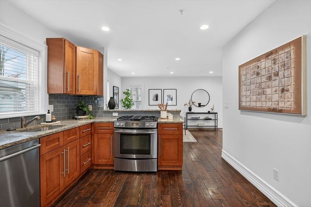 51 Vale St. 1, Boston, MA 02119