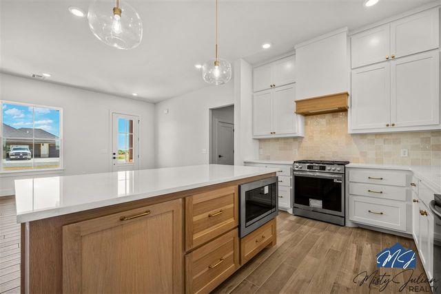 5430 NE Minnow Ln, Elgin, OK 73538