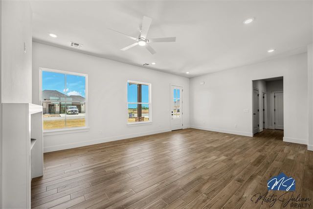 5430 NE Minnow Ln, Elgin, OK 73538