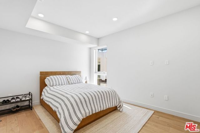 505 S Barrington Avenue 406, Los Angeles, CA 90049